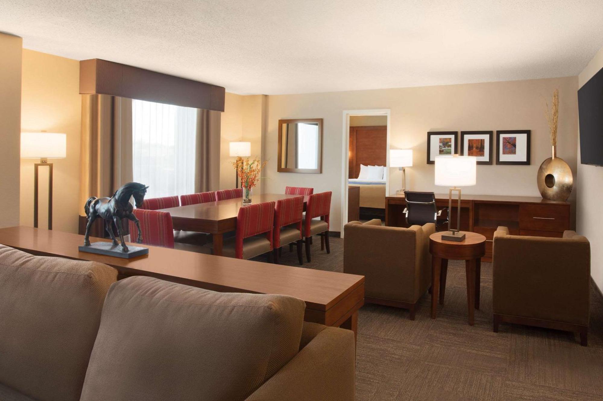 Comfort Inn & Suites Presidential Литл-Рок Экстерьер фото